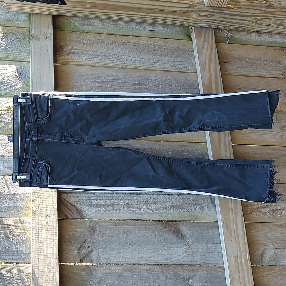 🏵️ Mother Insider Crop Step Fray Jeans 🏵️